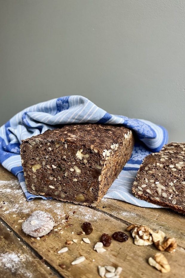 sourdough-bread6_vertical_finished_700x933 sourdough-bread6_vertical_finished_700x933